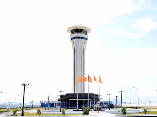 Đài kiểm soát không lưu mới tại sân bay Tuy Hoà. Ảnh Minh Hiền 