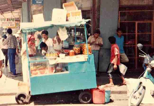 Một xe bán thức ăn ở Port Louis. Ảnh: mauritiusinsideout.com 