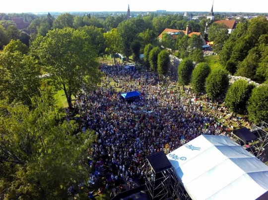 Viljandi rộn ràng trong lễ hội nhạc dân gian thường niên - Ảnh: folk.ee