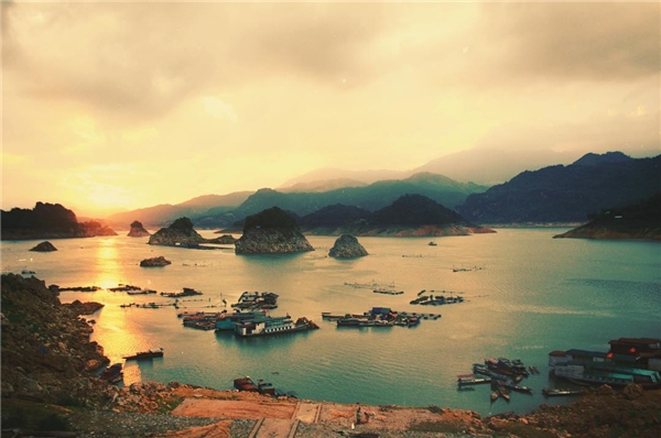 Vịnh Hạ Long trên cạn tại Việt Nam. (Ảnh: Internet)