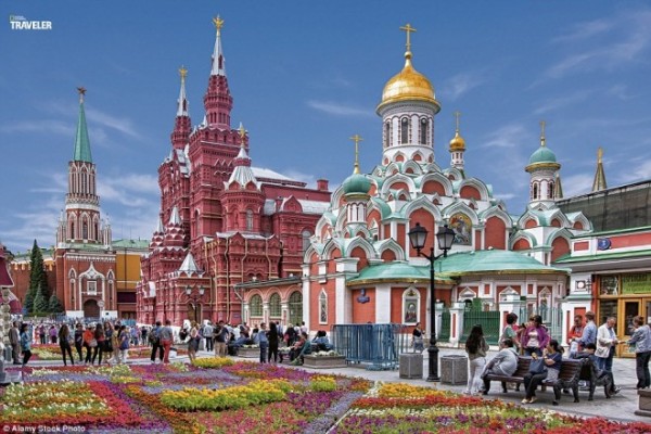 Bảo tàng lịch sử quốc gia và nhà thờ Kazan ở Quảng trường Đỏ, Moscow, Nga.