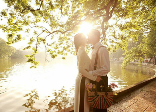 Hồ Gươm - địa điểm chụp ảnh cưới đẹp cho cặp đôi