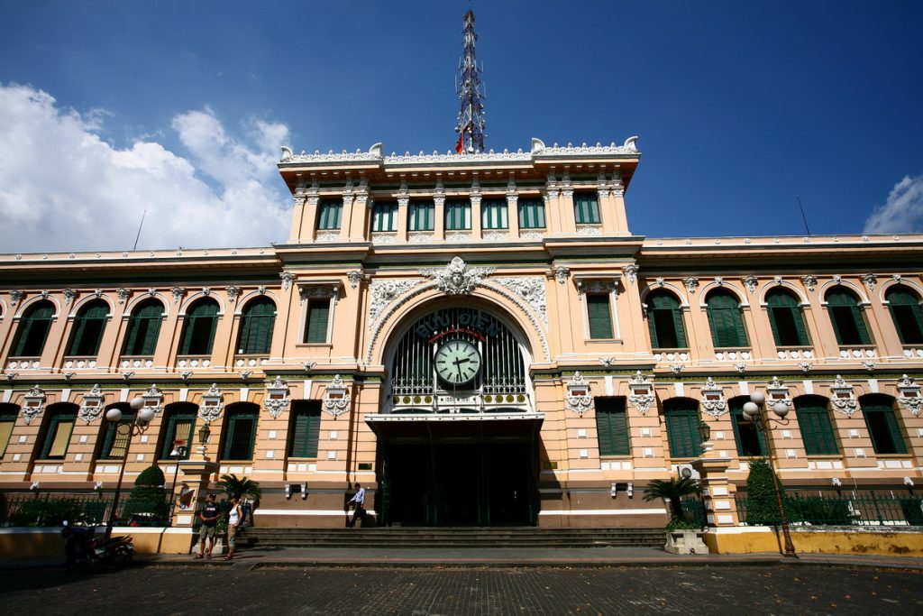 Bưu điện thành phố Hồ Chí Minh - Ảnh: Internet
