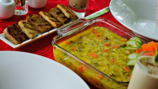 Súp dạ dày (Dominica): Món ăn này phản ánh văn hoá "ăn cả con" của Dominica, nghĩa là ăn tất cả mọi bộ phận của con vật.