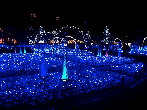 Lễ hội ánh sáng Winter Illuminations tại công viên giải trí Nabana no Sato.