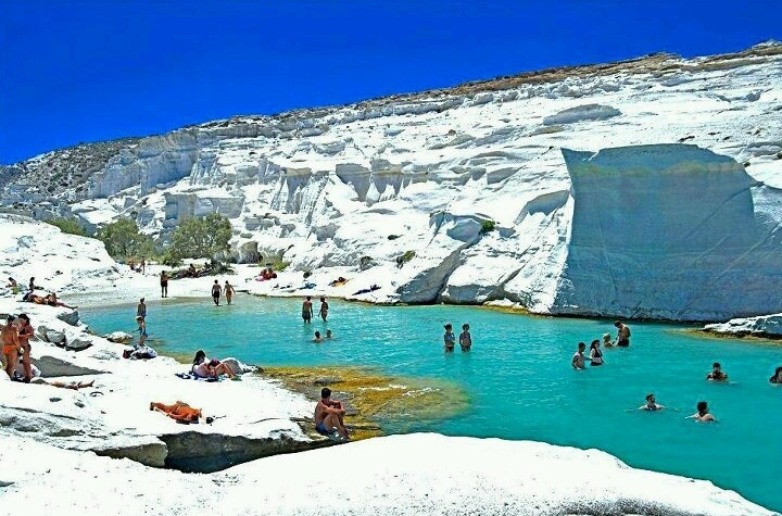 Bể bơi thiên nhiên kỳ vĩ ở Hy Lạp