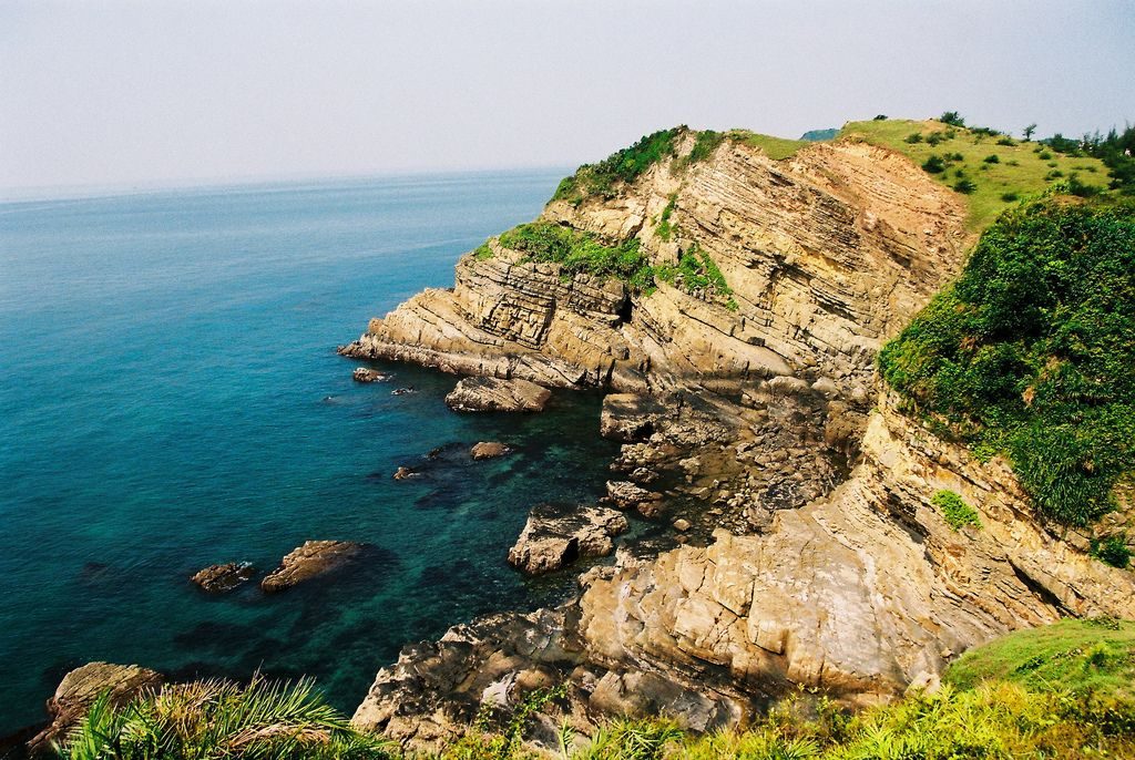 Đảo Cô tô nhìn từ mũi Cu Minh 