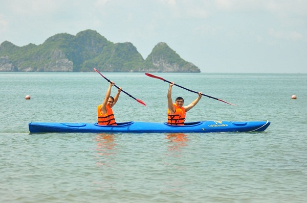 hoat-dong-cheo-thuyen-kayak