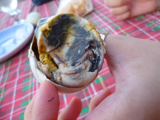 Trứng vịt lộn - món ăn được yêu thích ở các nước Đông Nam Á. Ảnh: Jerick Parrone/Flickr. 