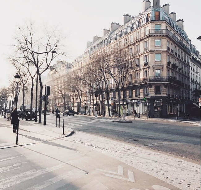 Vẻ tĩnh mịch của Paris trong những ngày Đông lạnh lẽo.