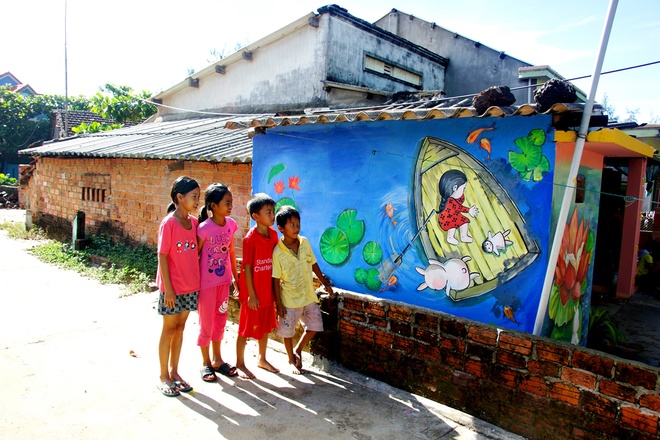 Hơn 100 ngôi nhà ở thôn Trung Thanh (xã Tam Thanh) được chọn để vẽ. 