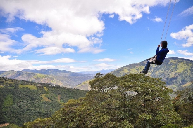 Vào những ngày đẹp trời, du khách có thể nhìn rõ núi lửa Tungarahua thuộc dãy Andes. 