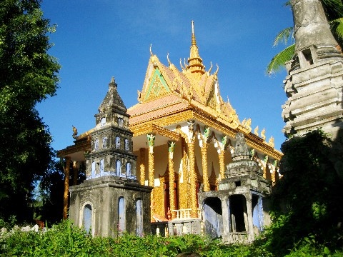 Chùa ở An Giang mang đậm nét kiến trúc chùa của người Khơme. 