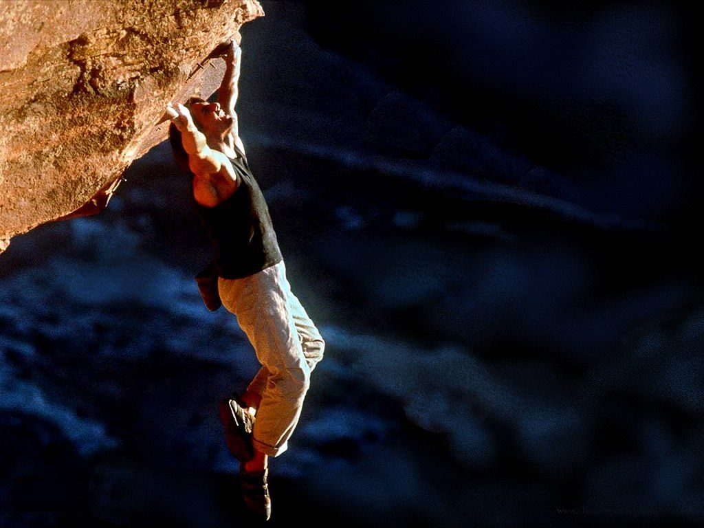 Bạn hẳn còn nhớ khung cảnh mở đầu trong Mission: Impossible II với tài tử Tom Cruise được quay tại thung lũng Monument. Ảnh: pinterest 