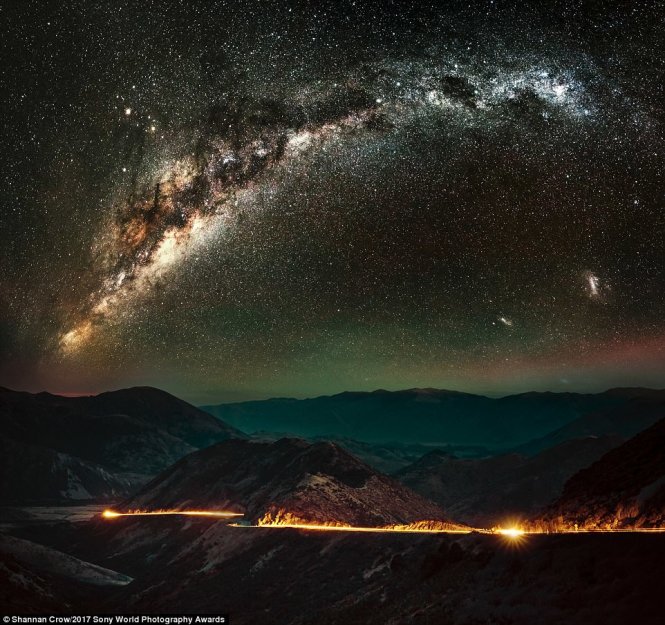 Các ngôi sao điểm xuyết trên bầu trời đêm ở hòn đảo phía nam New Zealand 