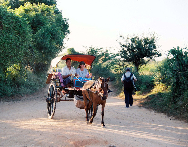 Xe ngựa và nhiếp ảnh gia cũng là những “đặc sản” của thành phố du lịch nổi tiếng này.