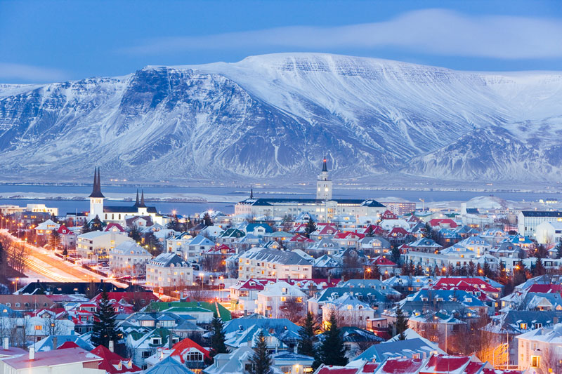 9. Iceland. Người dân ở Iceland được chính phủ đầu tư chăm sóc sức khỏe y tế cùng chất lượng cuộc sống tốt. Tuổi thọ trung bình của họ là 82,7.