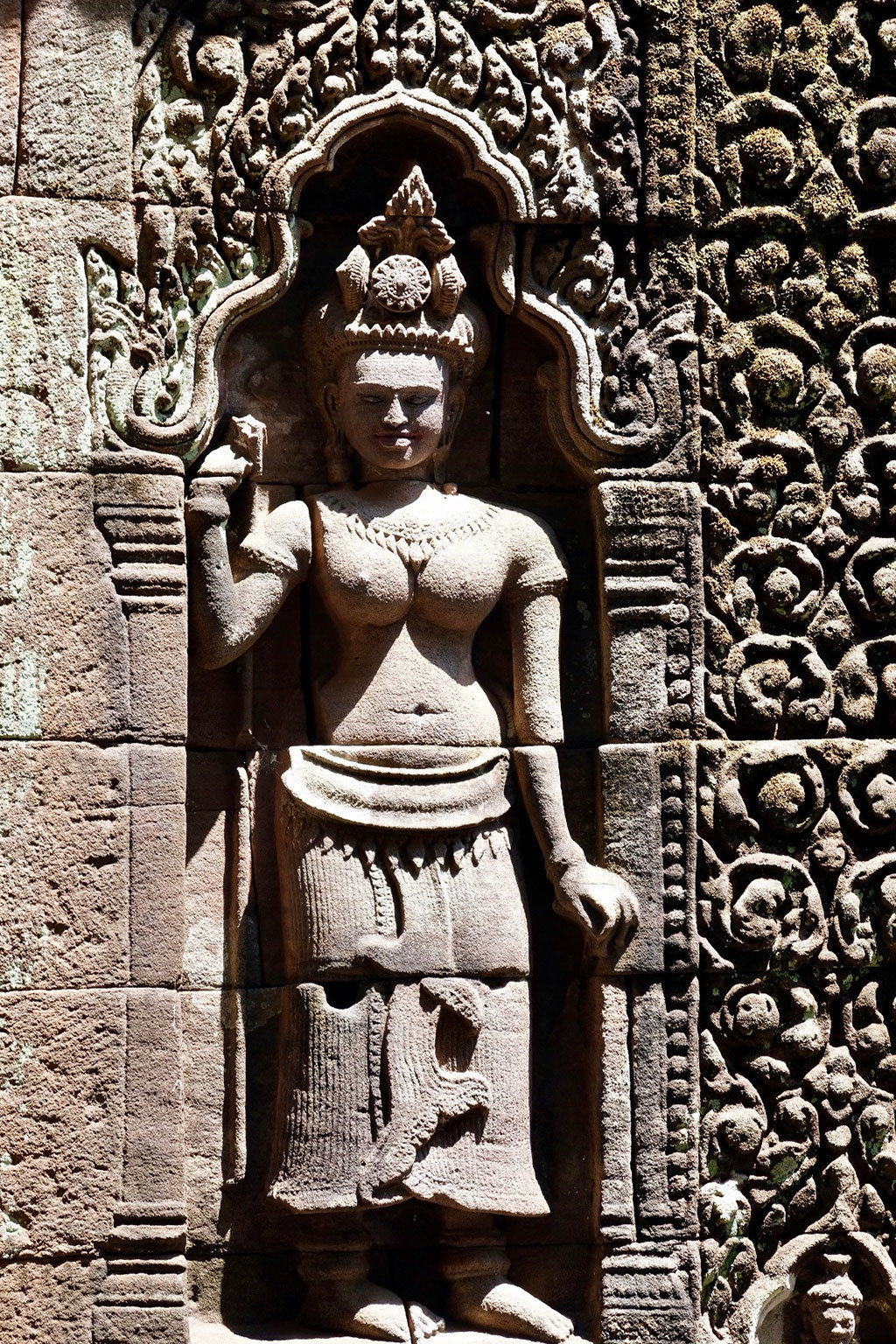 Bức phù điêu còn sót lại nguyên vẹn tại đền Wat Phou 
