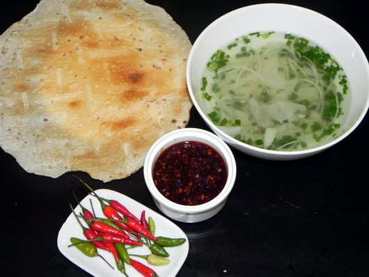 Don là món ăn đặc sản của Quảng Ngãi. Thành phần chính của món ăn là loại nhuyễn thể cùng tên sinh sống ở sông Trà Khúc và sông Vệ.