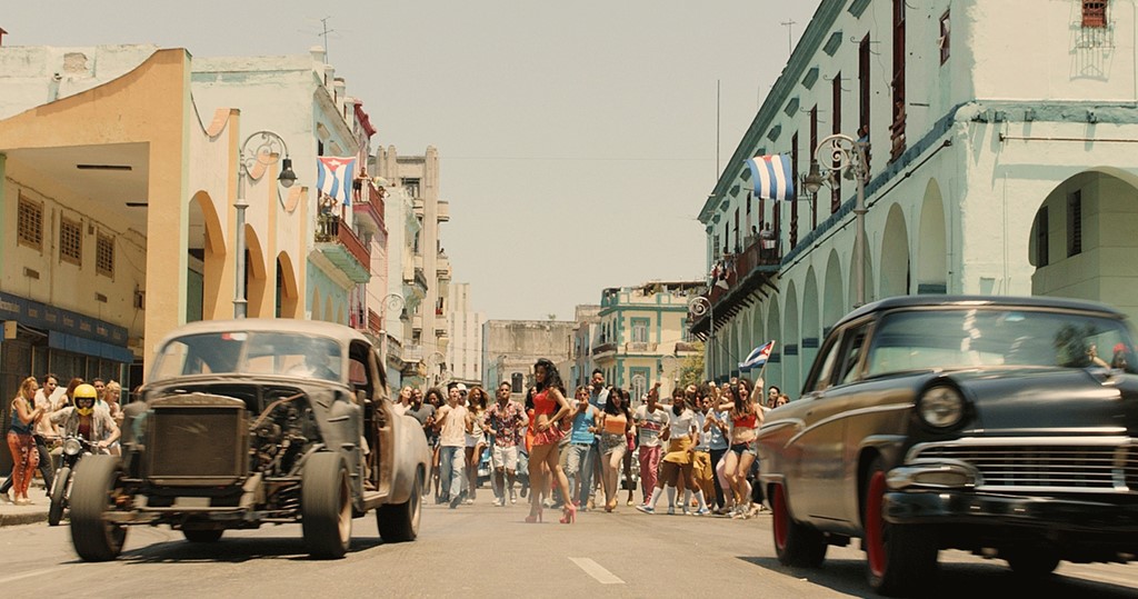 Havana, Cuba: Fast & Furious 8 trở thành phim lớn đầu tiên của Mỹ được quay ở Havana, Cuba sau khi hai nước bình thường hóa quan hệ. Ảnh: Vox.
