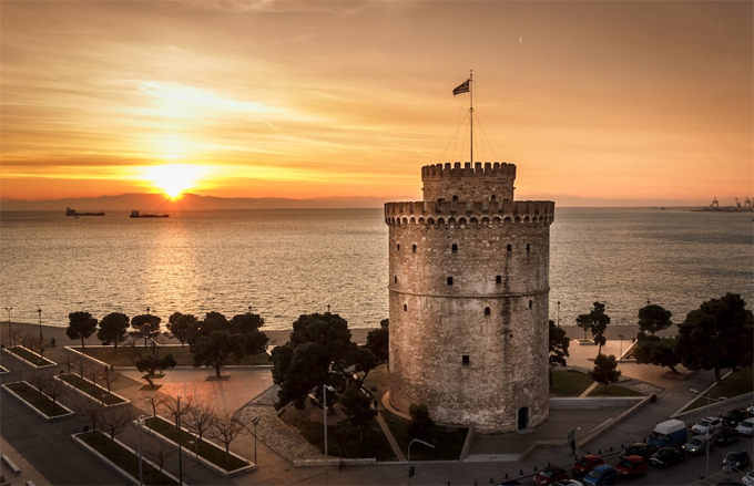 Thành phố cảng Thessaloniki cũng là nơi đáng đến, nơi đây không chỉ có cảnh đẹp mà còn vô số nhà hàng, quán bar và một cuộc sống sôi động. 