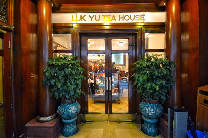4. Luk Yu. Là một nhà hàng chuyên bán các loại trà và thức ăn nhẹ nằm ở đường Stanley, Hông Kông. Nhà hàng này được mở cửa năm 1933 và trở thành điểm đến yêu thích của những người đam mê trà đạo. 
