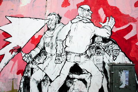 Những bức tranh tường trên phố Mohammed Mahmoud gợi nhớ về cuộc cách mạng đẫm máu năm 2011 ở Cairo.
