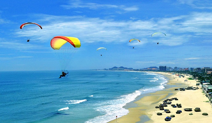 Bãi biển Đà Nằng ngoài đẹp còn có rất nhiều các hoạt động giải trí khác
