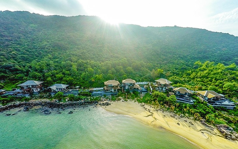 InterContinental Danang Sun Peninsula Resort - tọa lạc tại bán đảo Sơn Trà