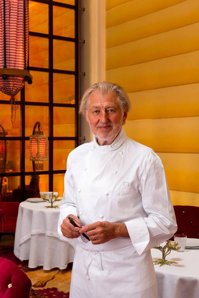 Pierre Gagnaire sinh năm 1950 - 1 trong 10 đầu bếp giỏi nhất thế giới.