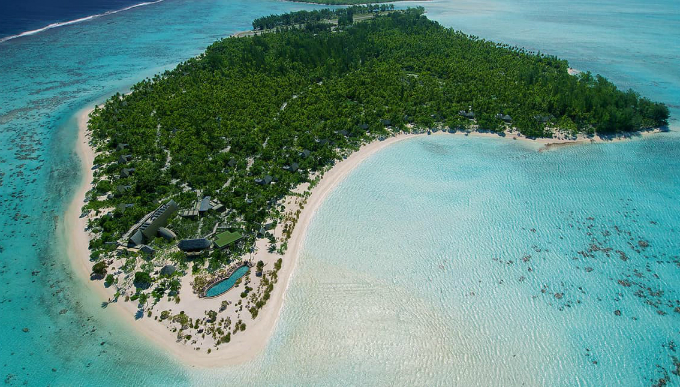 Khách VIP thường tới đây bằng một chuyên cơ từ Tahiti. Năm 2014, nơi này trở thành một khu nghỉ cao cấp, xa hoa nhưng chưa được nhiều người biết tới.