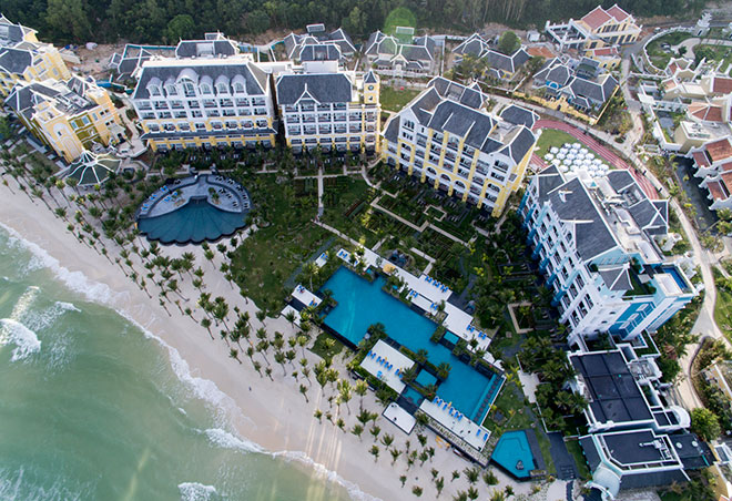 JW Marriott Phu Quoc Emerald Bay được xây dựng dựa trên câu chuyện về ngôi trường đại học Lamarck (Lam U) của KTS Bill Bensley