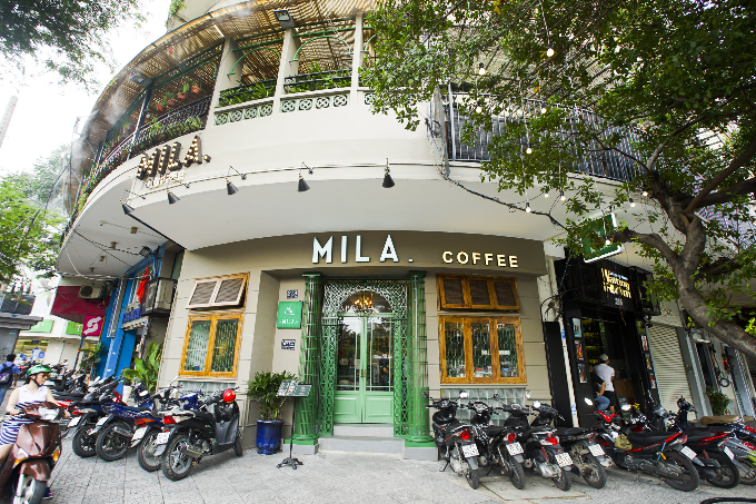 Mila Coffee kết hợp hài hòa giữa hiện đại và cổ xưa mang màu sắc mới mẻ cho những ai lần đầu đặt chân đến quán.