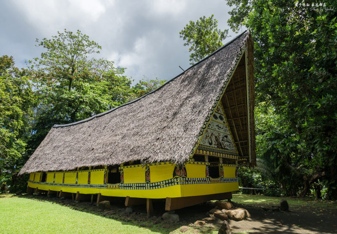 Mái nhà của người Palau được che phủ bằng lá cọ