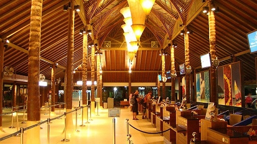 Sân bay Koh Samui với thiết kế hoàn toàn gần gũi thiên nhiên nhưng vẫn không kém phần sang trọng.