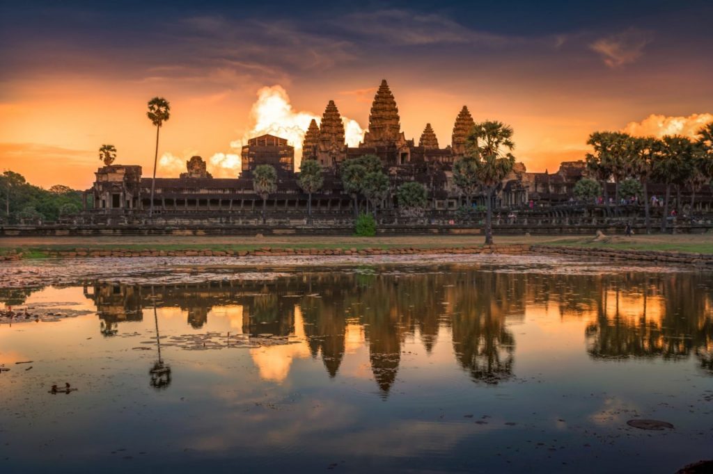 Bình minh trên Angkor Wat, Campuchia - Ảnh: Getty Images 