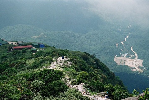 Núi Yên Tử phong cảnh hữu tình