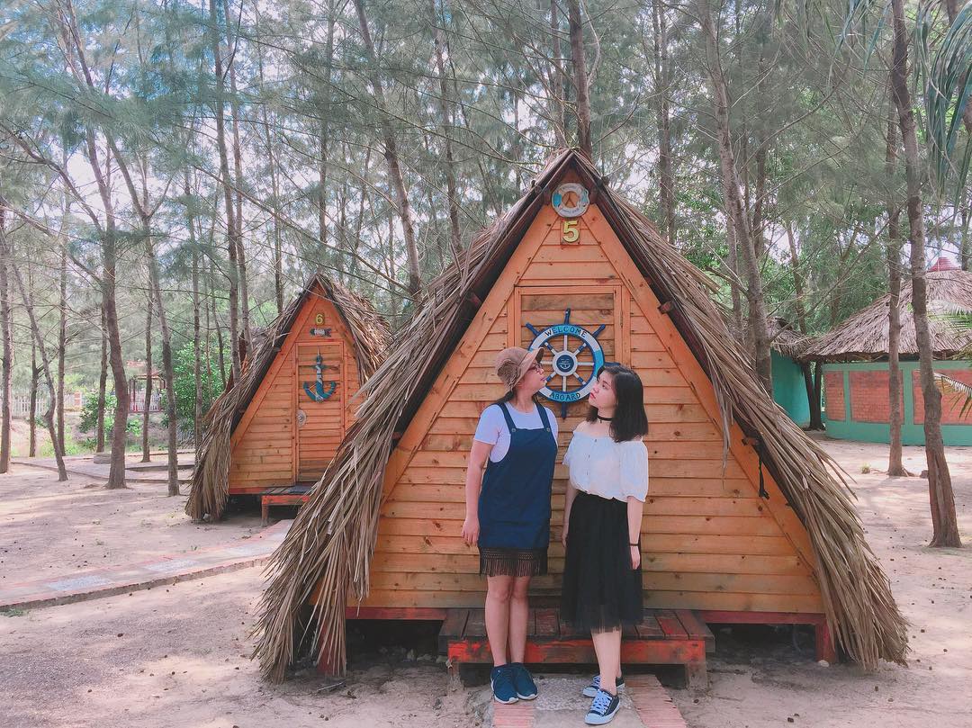 Hodota resort cung cấp nhiều loại hình nghỉ dường, từ những ngôi nhà bungalow chuẩn 3 sao cho đến những nhà lều du mục độc đáo. Ảnh: Phương Linhh ♒ on Instagram