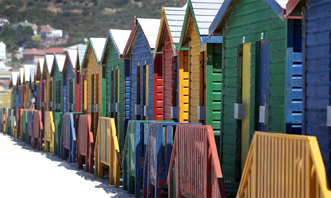 Những căn lều bãi biển đầy màu sắc của Muizenberg không cần qua Instagram vẫn rực rỡ.