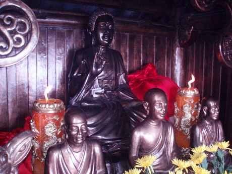 Tượng trong chùa Đồng - Yên Tử