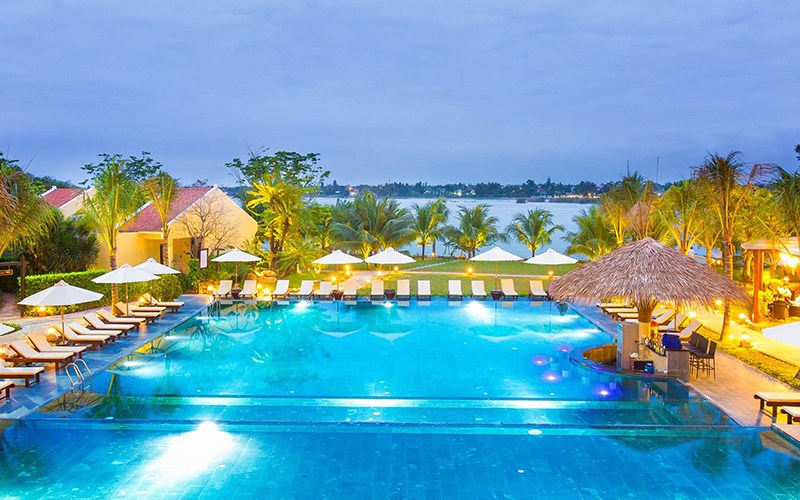 Hội An Silk Marina Resort & Spa tọa lạc tại trung tâm phố cổ Hội An và bên cạnh dòng sông Thu Bồn lãng mạn