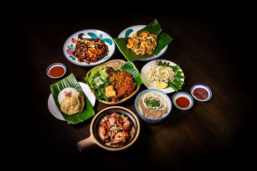 Thực khách được miễn phí vào cửa khu ẩm thực, chỉ trả tiền cho những gì bạn ăn, đặc biệt mỗi món ăn chỉ có giá từ 4-8 đô la Singapore.