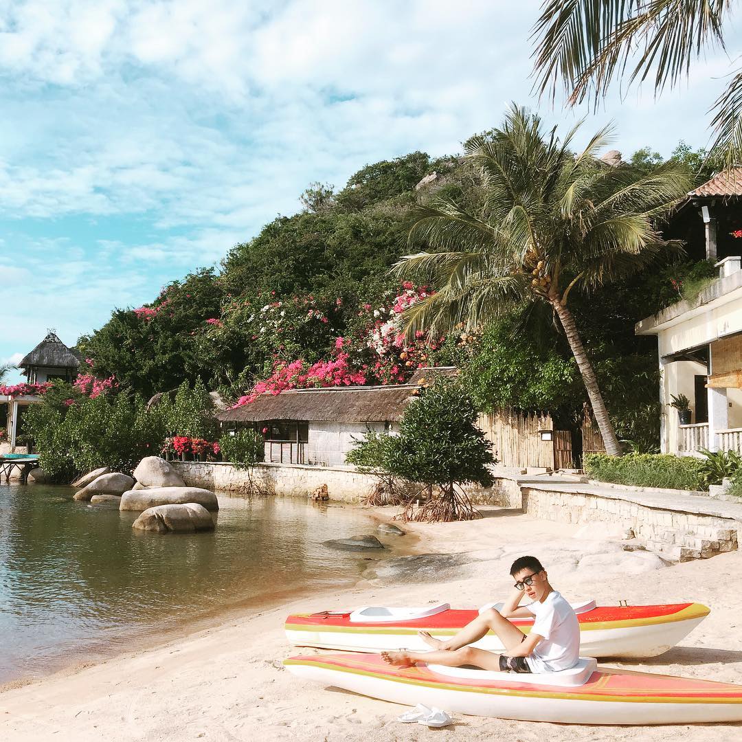 Địa điểm: Ngọc Sương Resort, nằm tại Bãi Lao, xã Cam Lập, thành phố Cam Ranh, tỉnh Khánh Hòa. Ảnh: ✒️✒️ D u y K h o a . . . trên Instagram