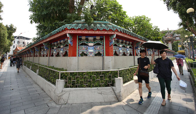 Chùa Long Sơn nằm ở đường Quảng Châu, Vạn Hoa, Đài Bắc.