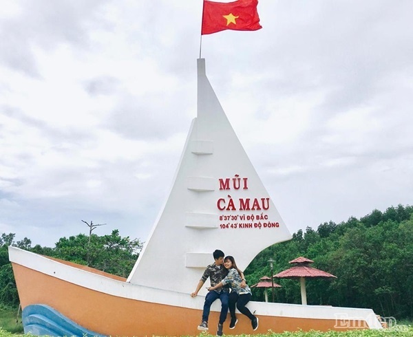 Trong chuyến xuyên Việt hè vừa qua Linh và Tường cũng có dịp đặt chân đến đất mũi Cà Mau