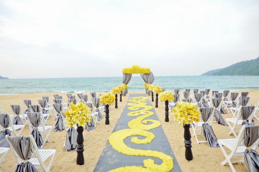 Tổ chức đám cưới trên bãi biển