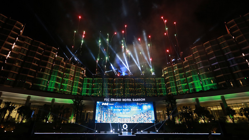 Màn bắn pháo hoa và biểu diễn ánh sáng chào mừng chính thức Khai trương FLC Grand Hotel Samson 