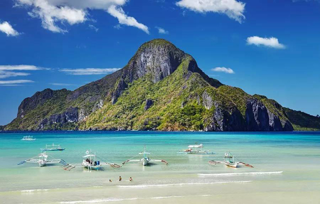 Cảnh đẹp thiên nhiên này đã nhiều lần được đăng trên tạp chí du lịch nổi tiếng thế giới “Travel+Leisure” và được chọn là hòn đảo đẹp nhất trong 10 hòn đảo nổi tiếng trên thế giới.