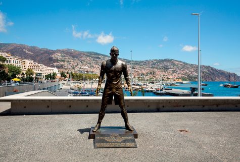 Tượng Cristiano Ronaldo được đặt tại vị trí đẹp bậc nhất Funchal. 