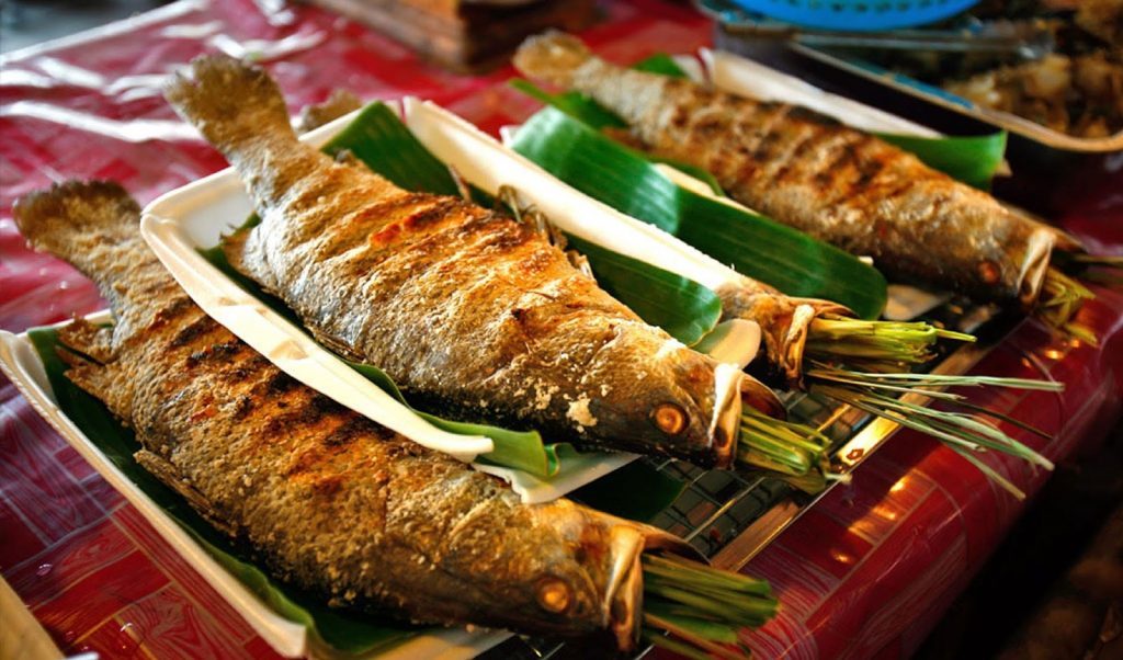 Món cá nướng đặc biệt của người Thái ở Tây Bắc hấp dẫn từ màu sắc đến hương vị. 